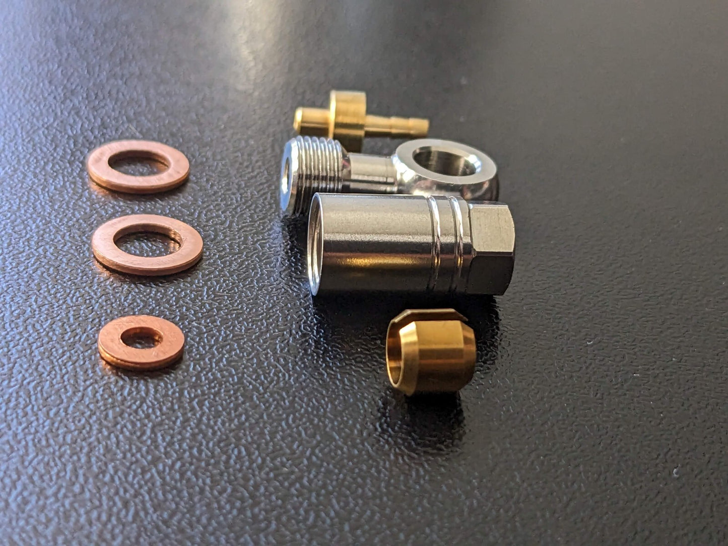 Hope 90 Degree (Banjo) Connector - (For 5mm Black Hose)